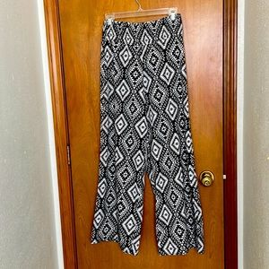Zoe & Rose Band of Gypsies Wide Leg Palazzo Pants, size small, EUC